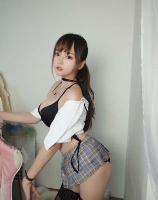 撕开情趣内衣让他呻吟让他爽