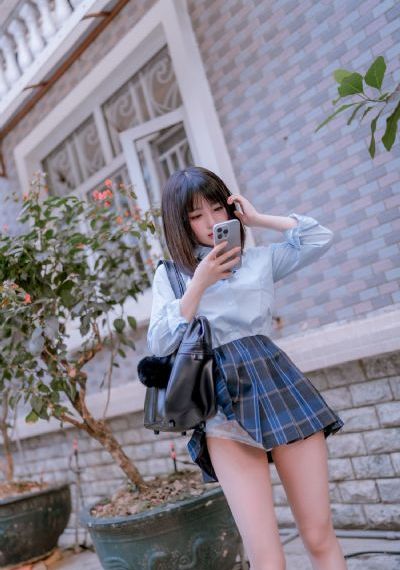 一边亲一边摸下的免费过程