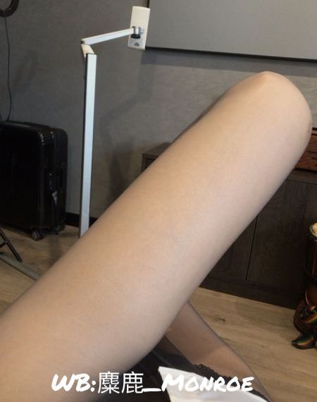 出差强睡年轻女老板1