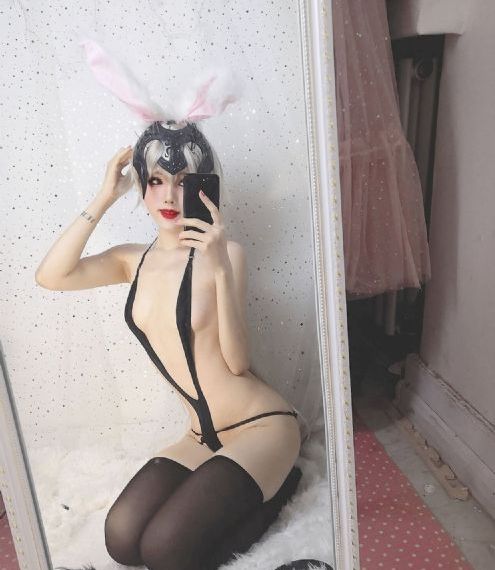女搜查官紧身皮衣调教