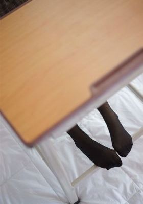 扒开女人下面两片毛茸茸